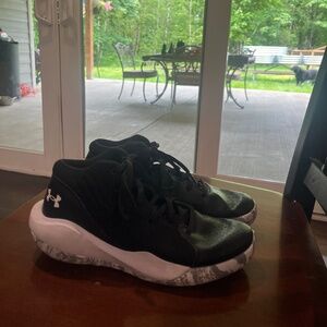 Under Armor Boys Basketball Shoes